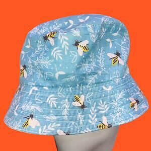 NWOT! Hat Chapeau Reversible Bucket Hat Sun Summer One Size Blue Bumble Bees!